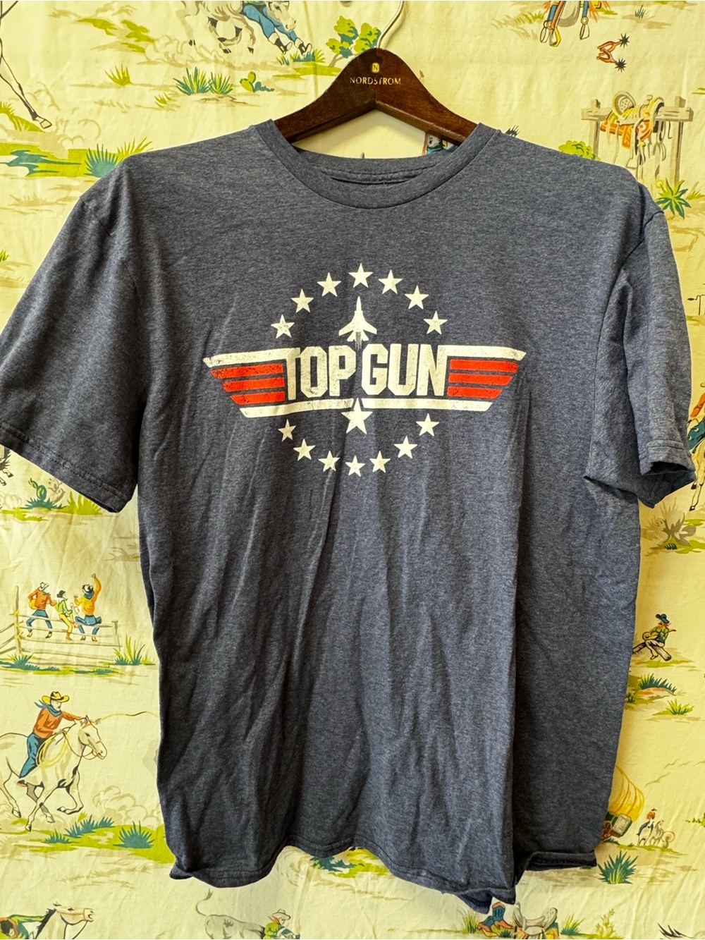 Top Gun Men's Navy Graphic Tee with Red Accents size large